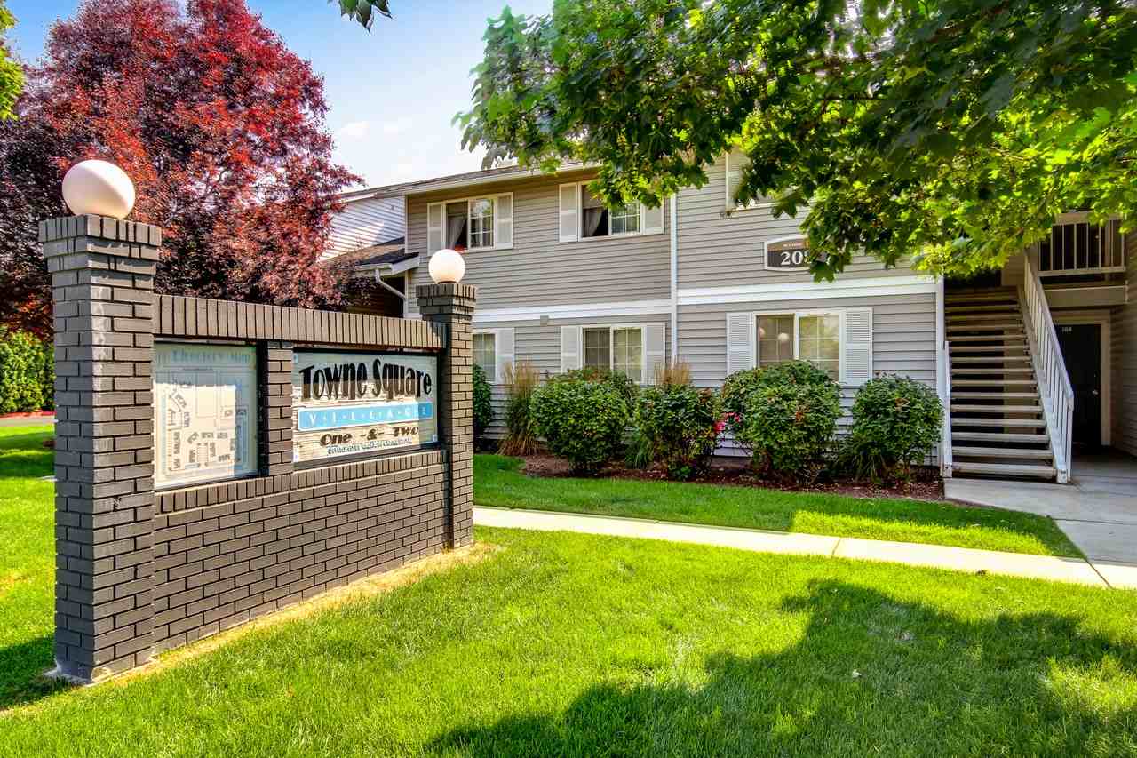 Towne Square Village Apartments - Photo 3 of 9