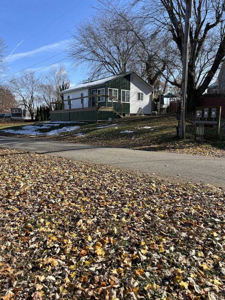 930 West 590 South - Photo 2 of 19