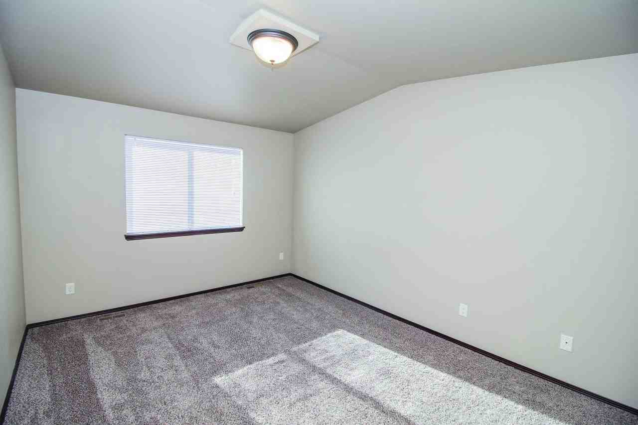 West Pointe Commons - Photo 4 of 14