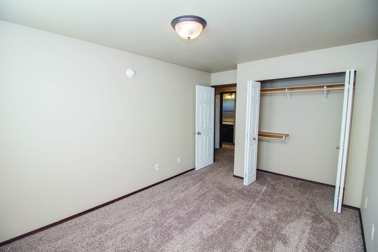 West Pointe Commons - Photo 7 of 14