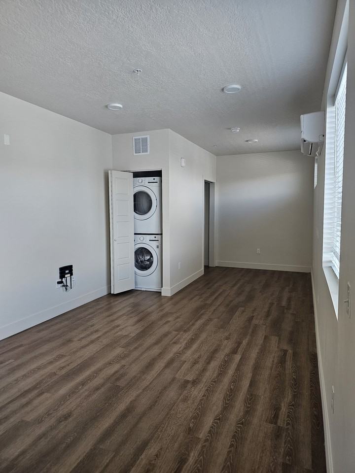 9th Station - Photo 4 of 27