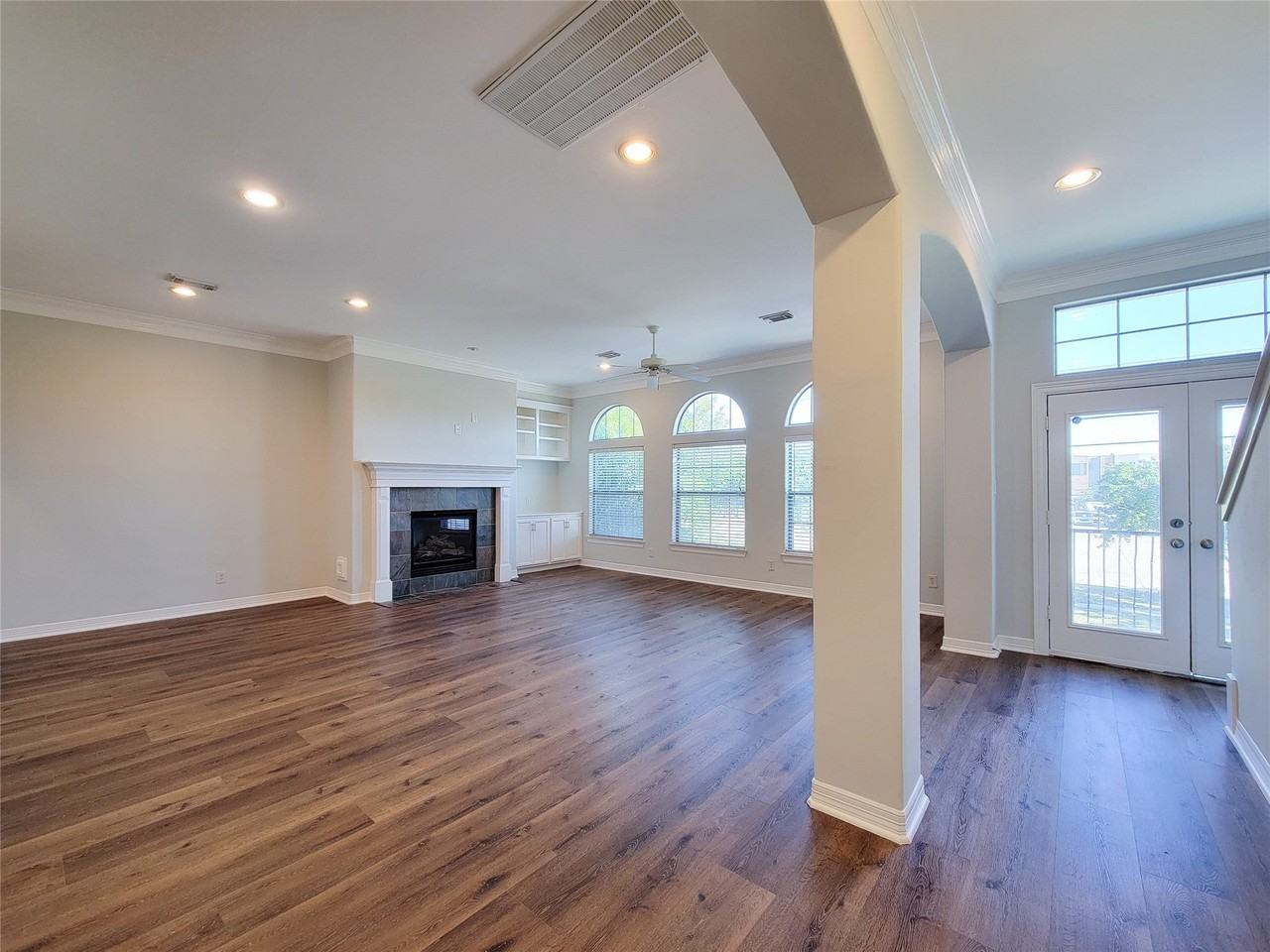 2416 La Branch St - Photo 5 of 44