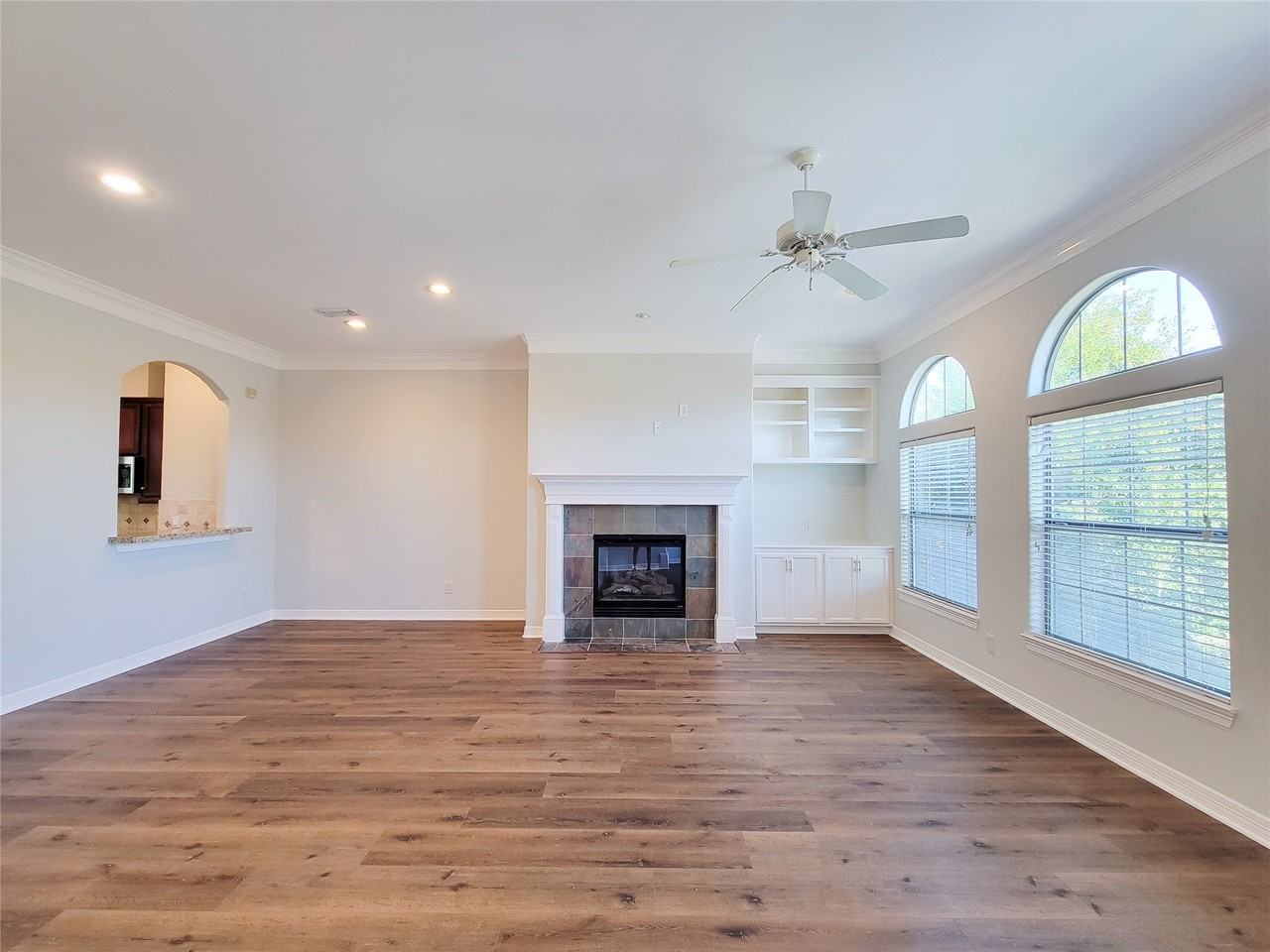 2416 La Branch St - Photo 6 of 44