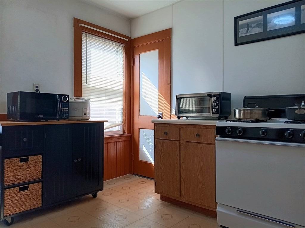 44 Glencoe Street - Photo 7 of 11