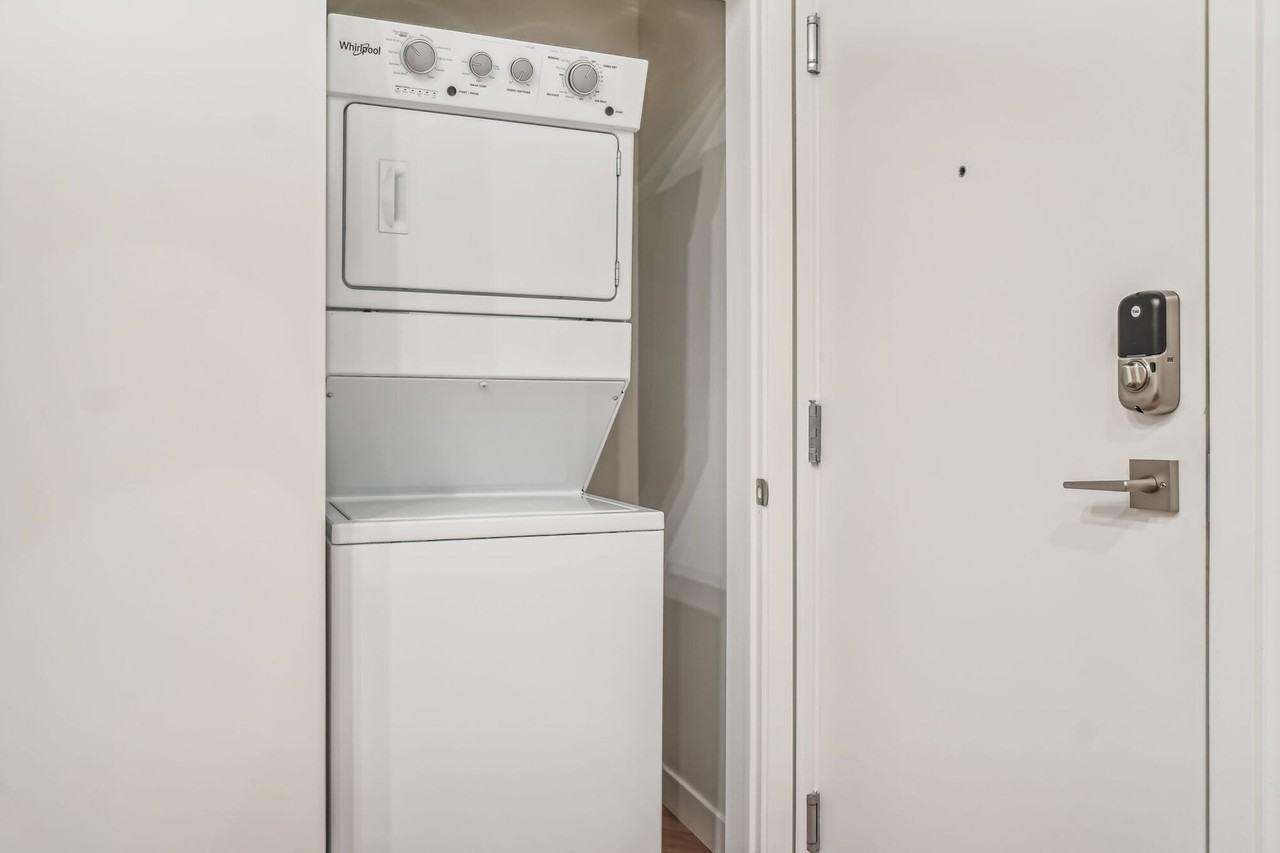 THE VINE - Photo 2 of 44