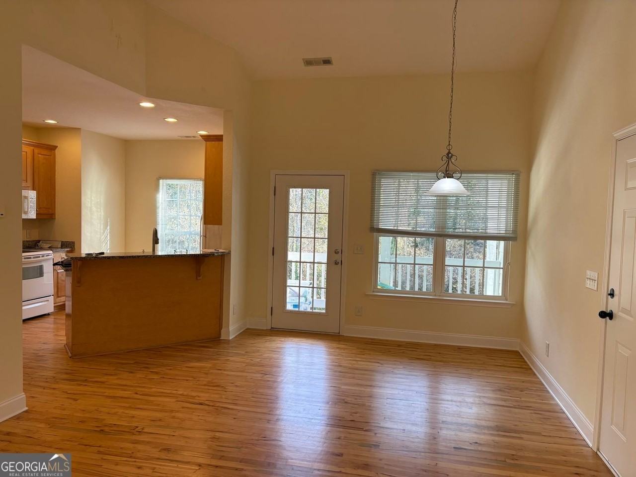 74 Lockerbie Court - Photo 5 of 23