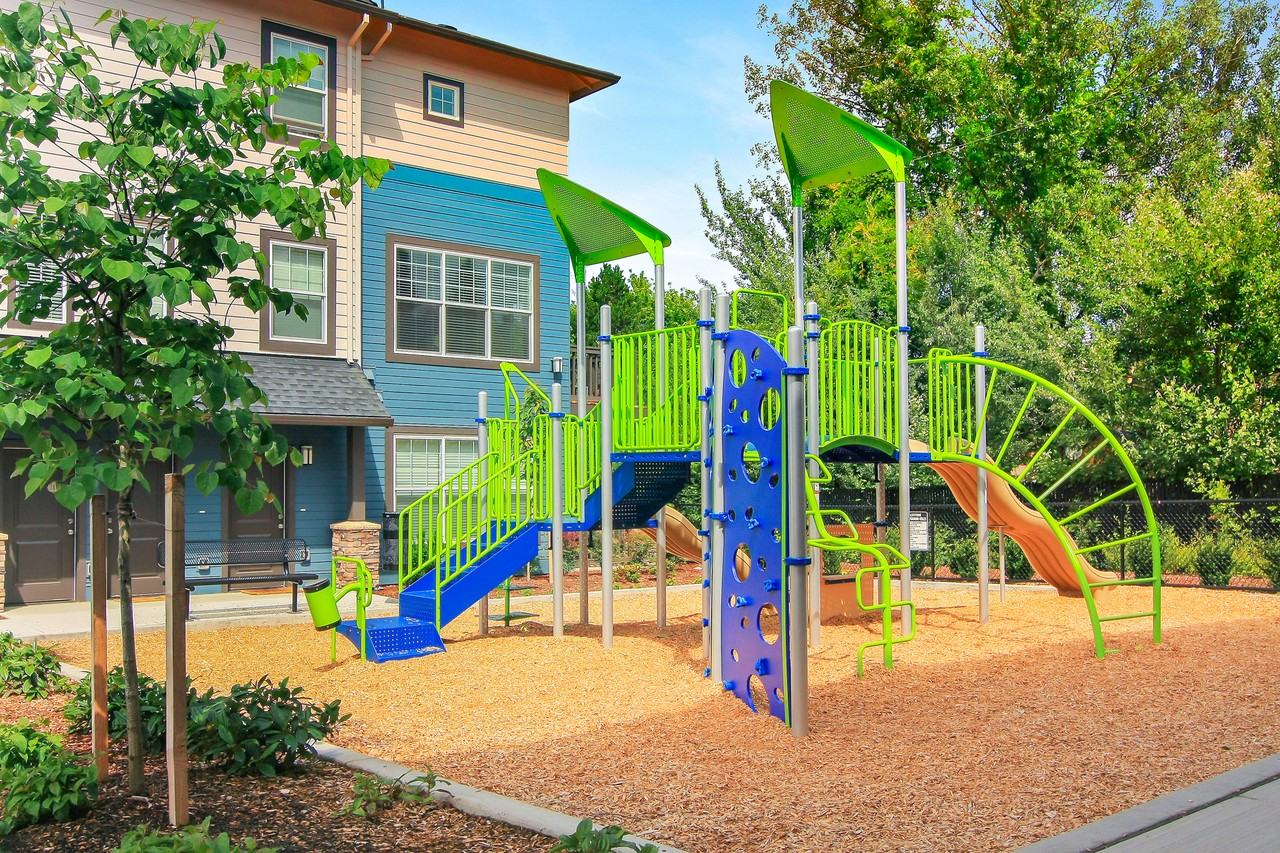 Latitude - Photo 3 of 50