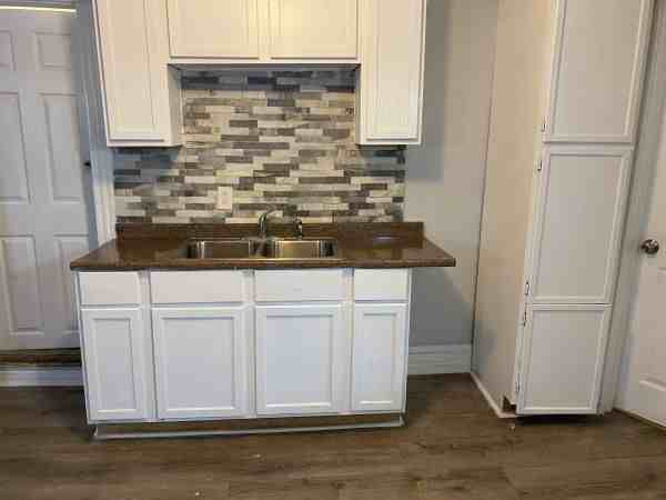 1340 East 76th Street - Photo 6 of 10