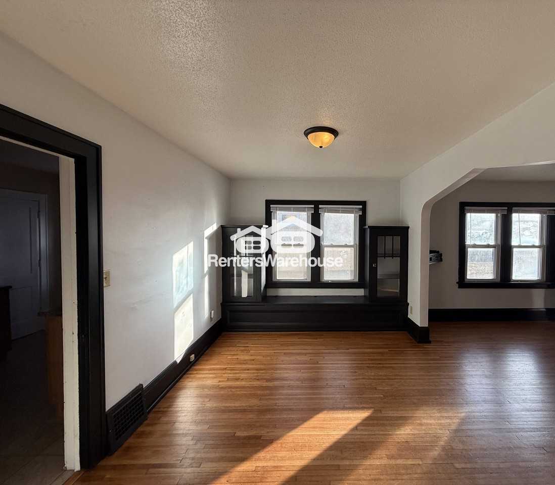 991 Smith Ave S - Photo 3 of 11