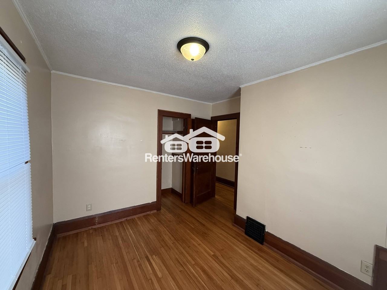 991 Smith Ave S - Photo 6 of 11