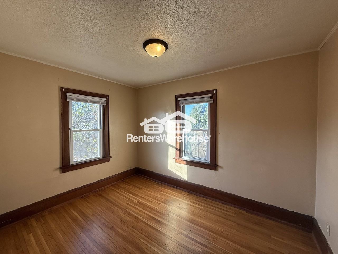 991 Smith Ave S - Photo 7 of 11