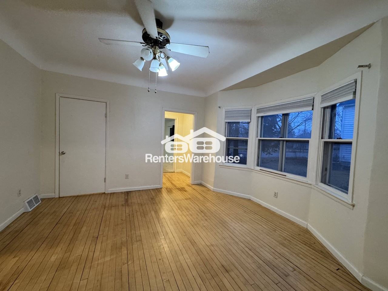 613 Bay St Unit 1 - Photo 3 of 11