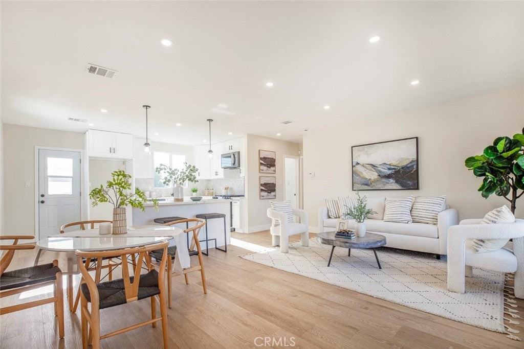 8881 Morehart Ave - Photo 4 of 25