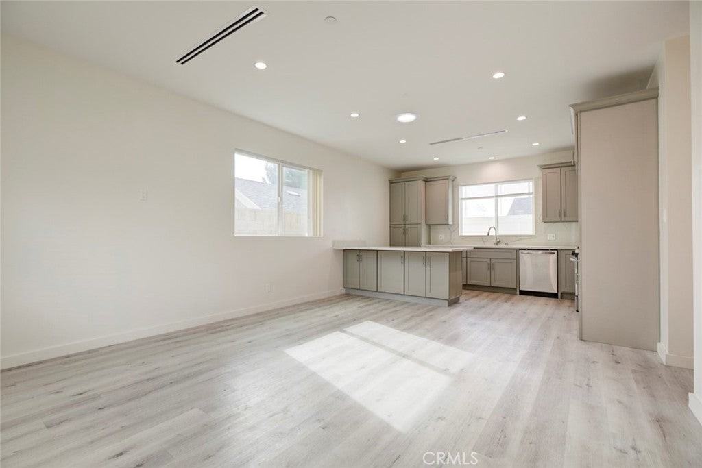 10343 Jardine Ave - Photo 4 of 23