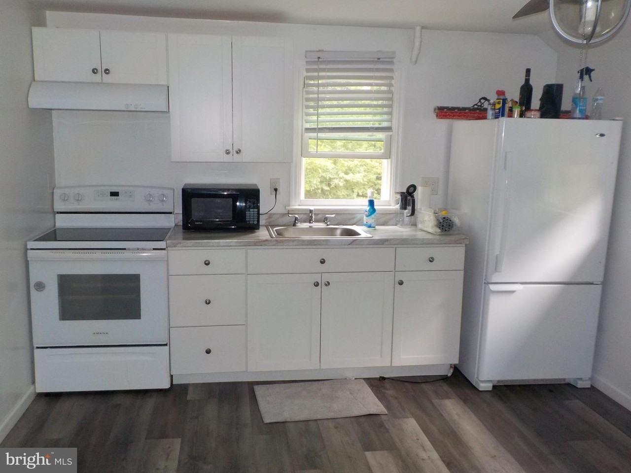 16 Oak St - Photo 2 of 22