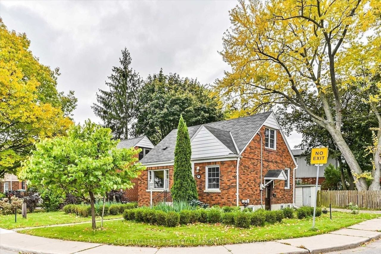 40 Plaxton Drive - Photo 2 of 22