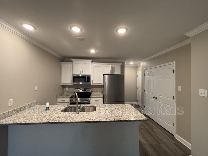 1422 South Cedar Street - Photo 3 of 12