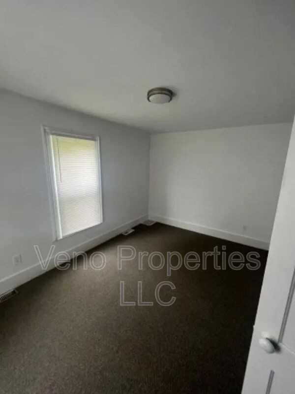 131 W High St #2 - Photo 5 of 9