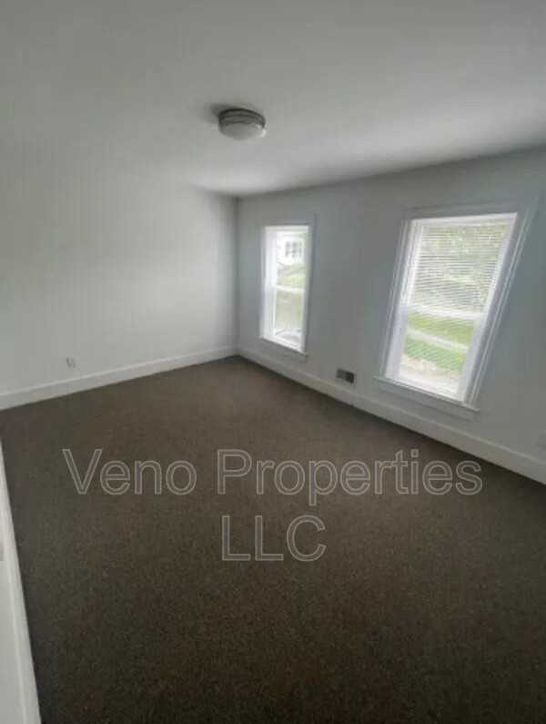 131 W High St #2 - Photo 6 of 9