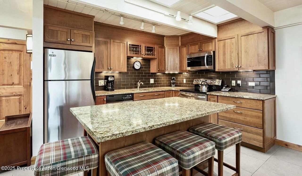 901 East Hyman Avenue #13 - Photo 4 of 12