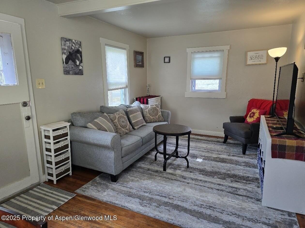 830 Breeze St - Photo 7 of 18