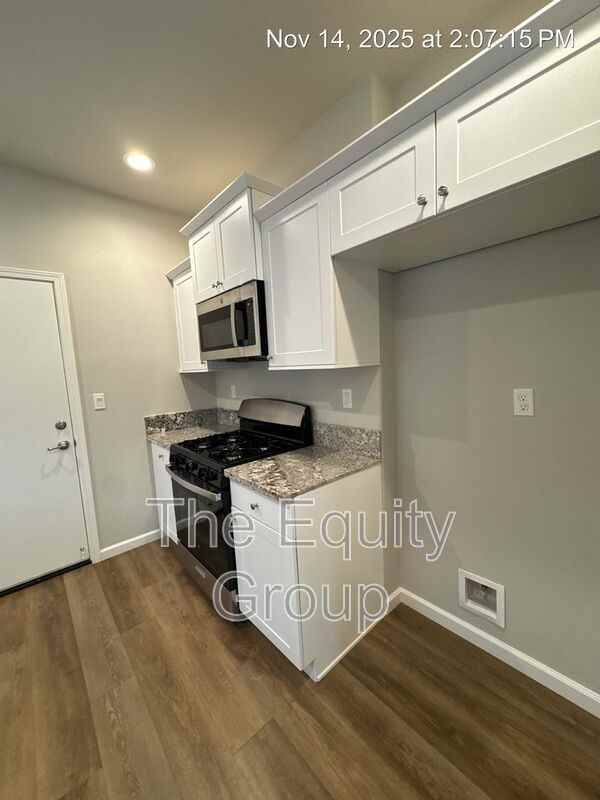 410 S Summit St #101 - Photo 7 of 21