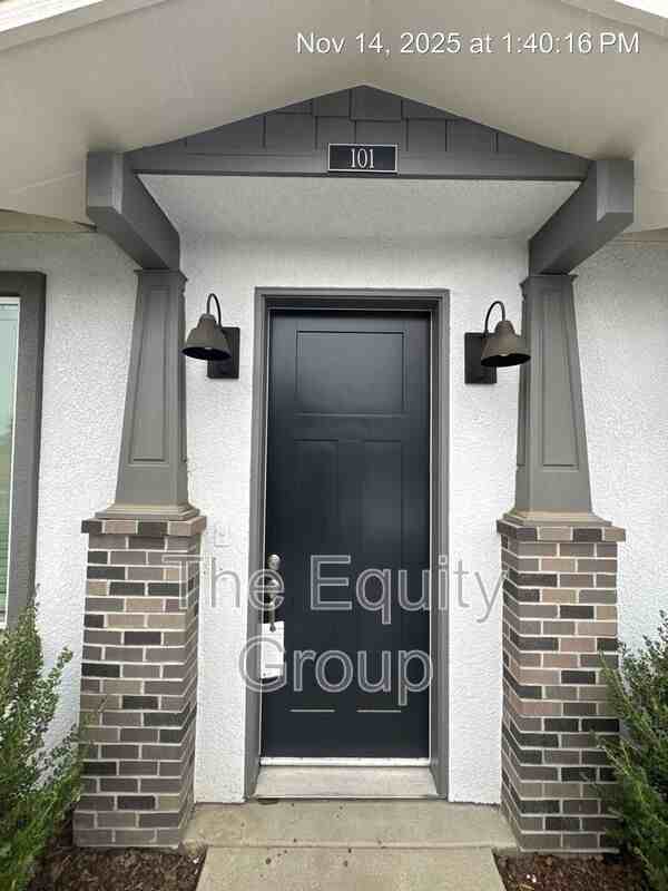 418 S Summit St #101 - Photo 2 of 33