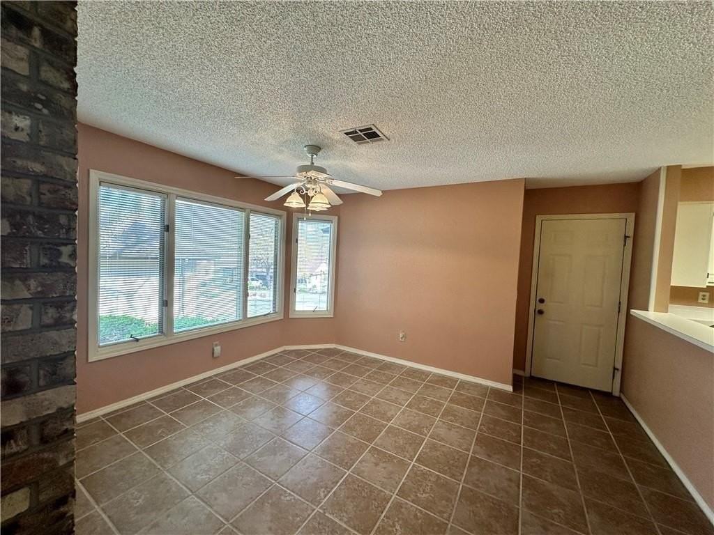 8 Teresa Dr - Photo 3 of 23