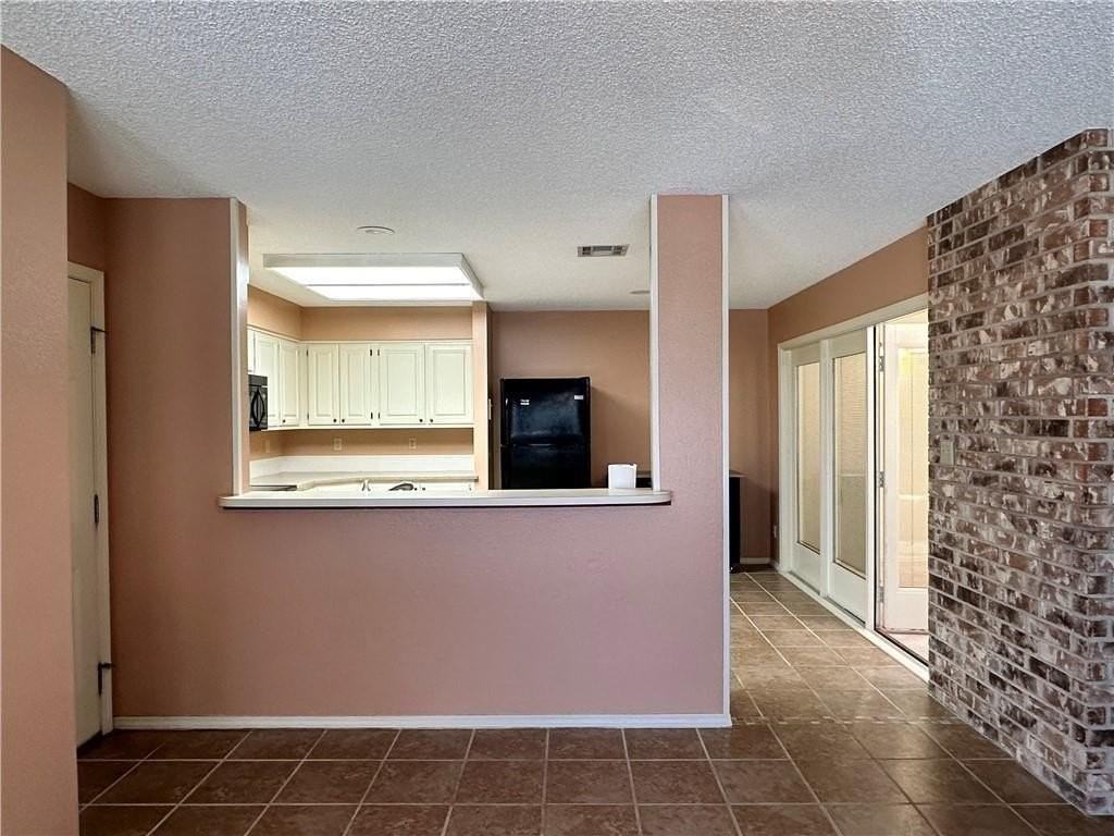 8 Teresa Dr - Photo 4 of 23