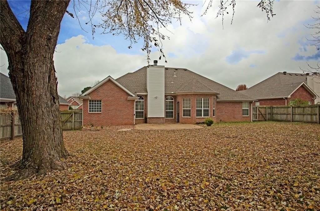 5304 S 44th St - Photo 4 of 32