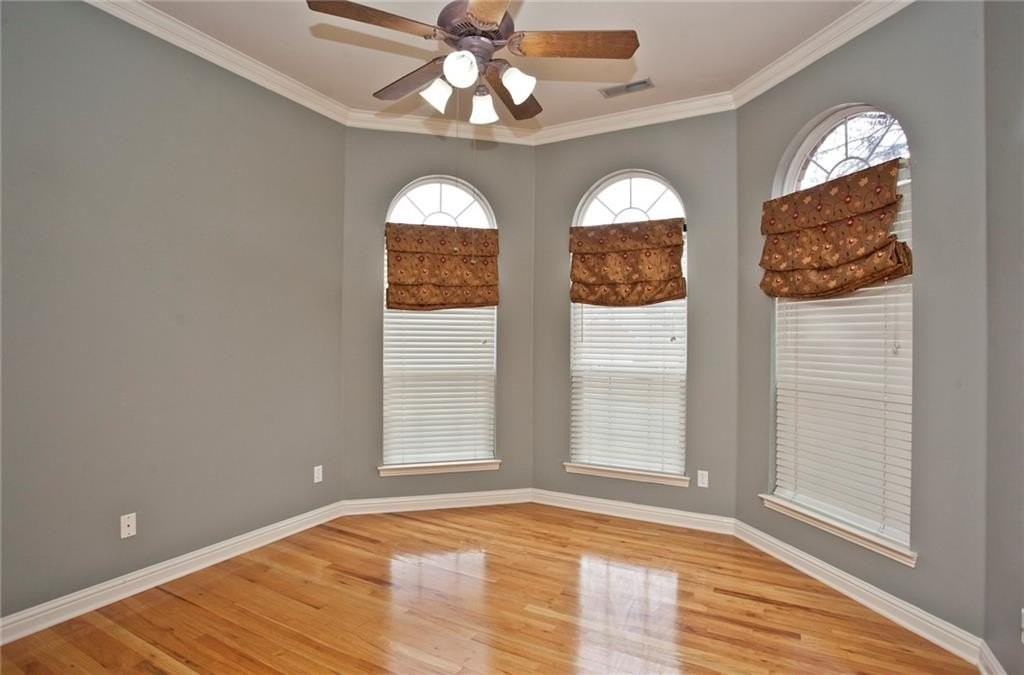 5304 S 44th St - Photo 6 of 32