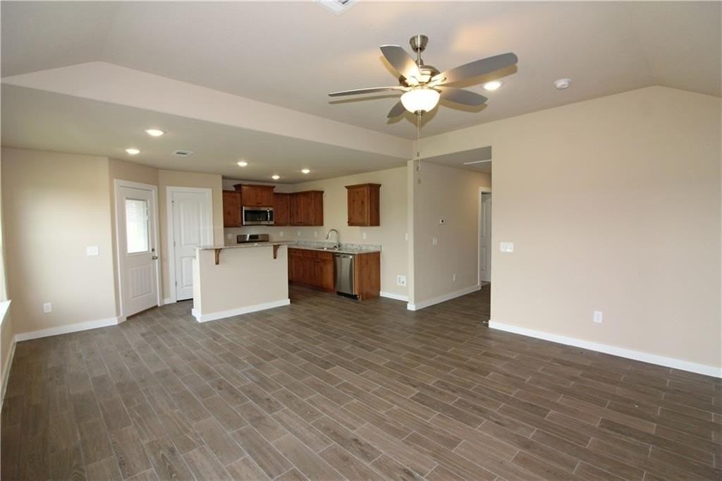 471 Barbet Dr - Photo 4 of 17