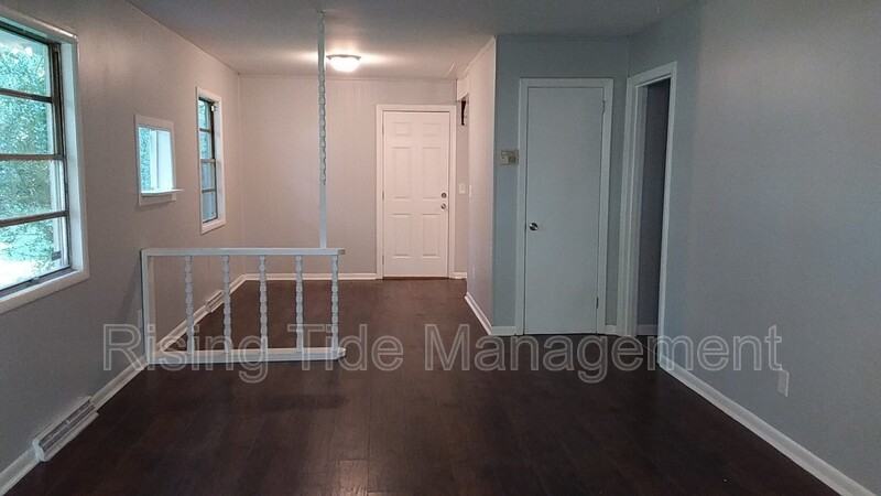 700 Biscayne Dr - Photo 6 of 14
