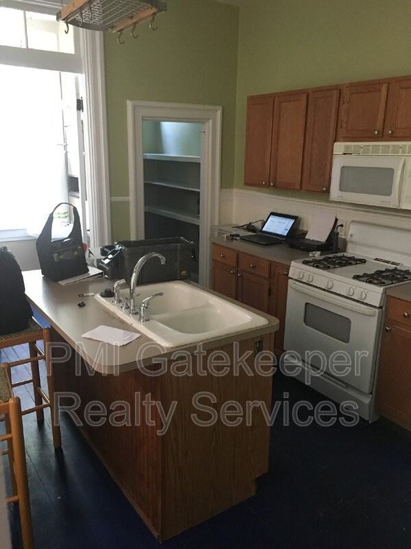 2231 Victor St - Photo 2 of 11