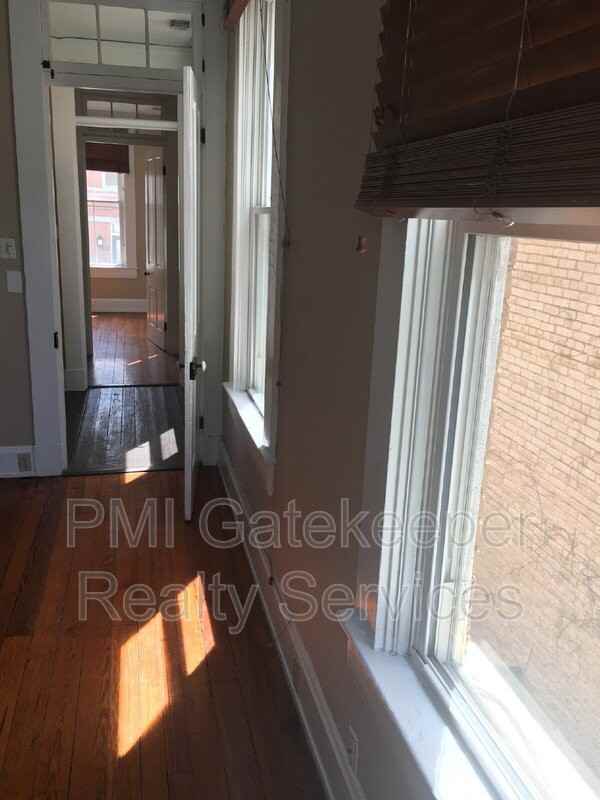 2231 Victor St - Photo 3 of 11