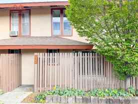 236 Red Oak Drive East #P - Photo 1 of 1