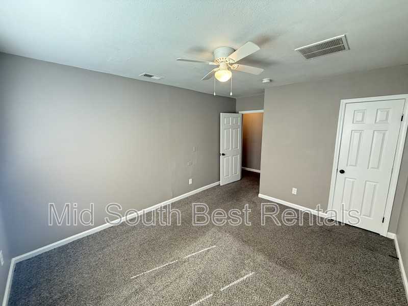 1760 Edward Ave - Photo 6 of 11