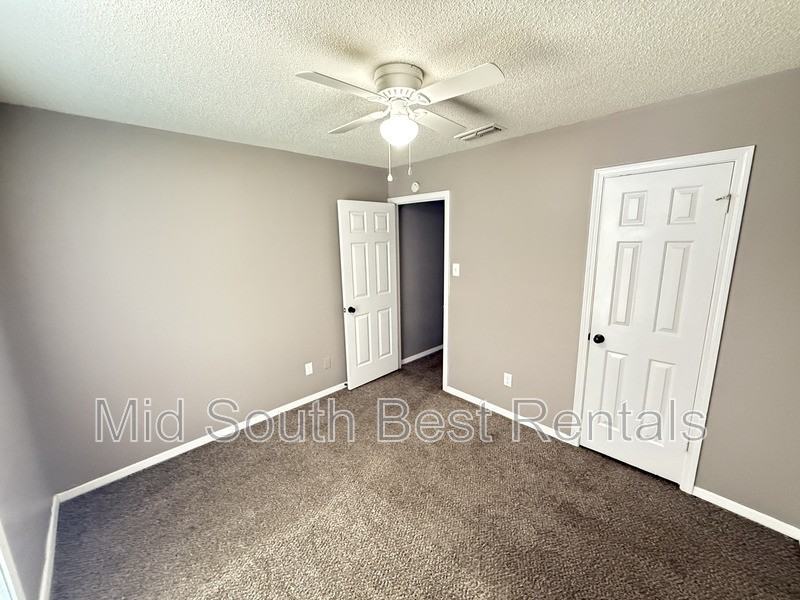 3050 Greenlodge Lane - Photo 5 of 13