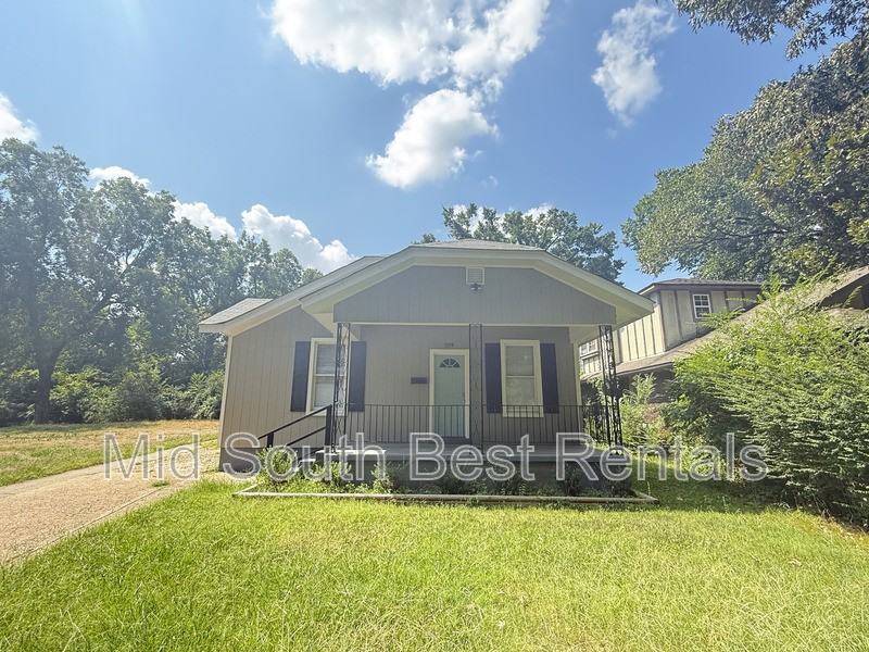 1359 South Parkway East