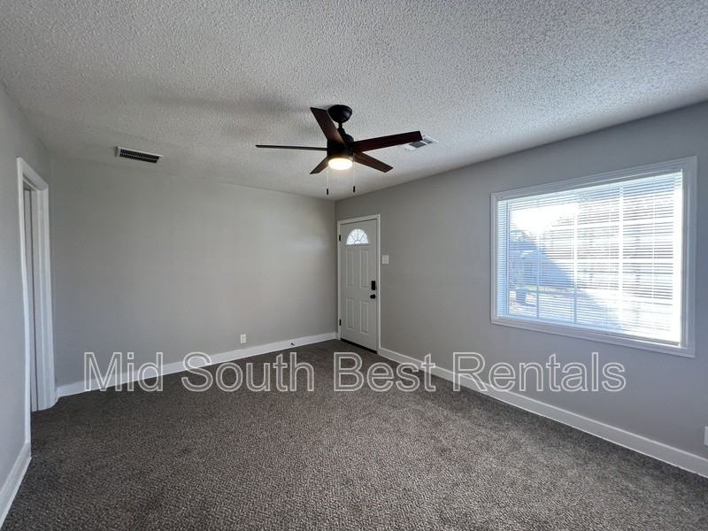 1544 Doris Avenue - Photo 2 of 11