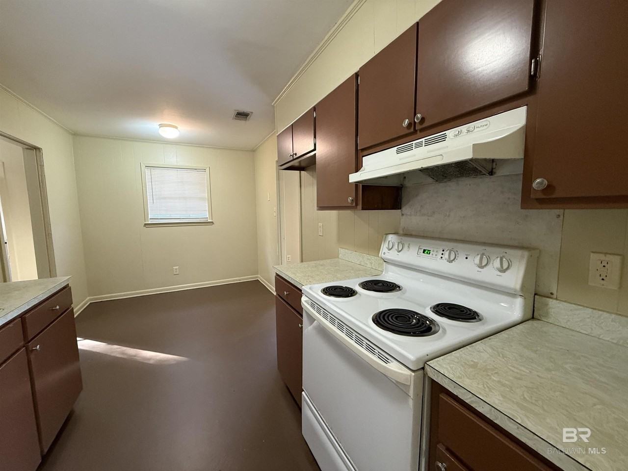 2505 Pollard Rd - Photo 4 of 16