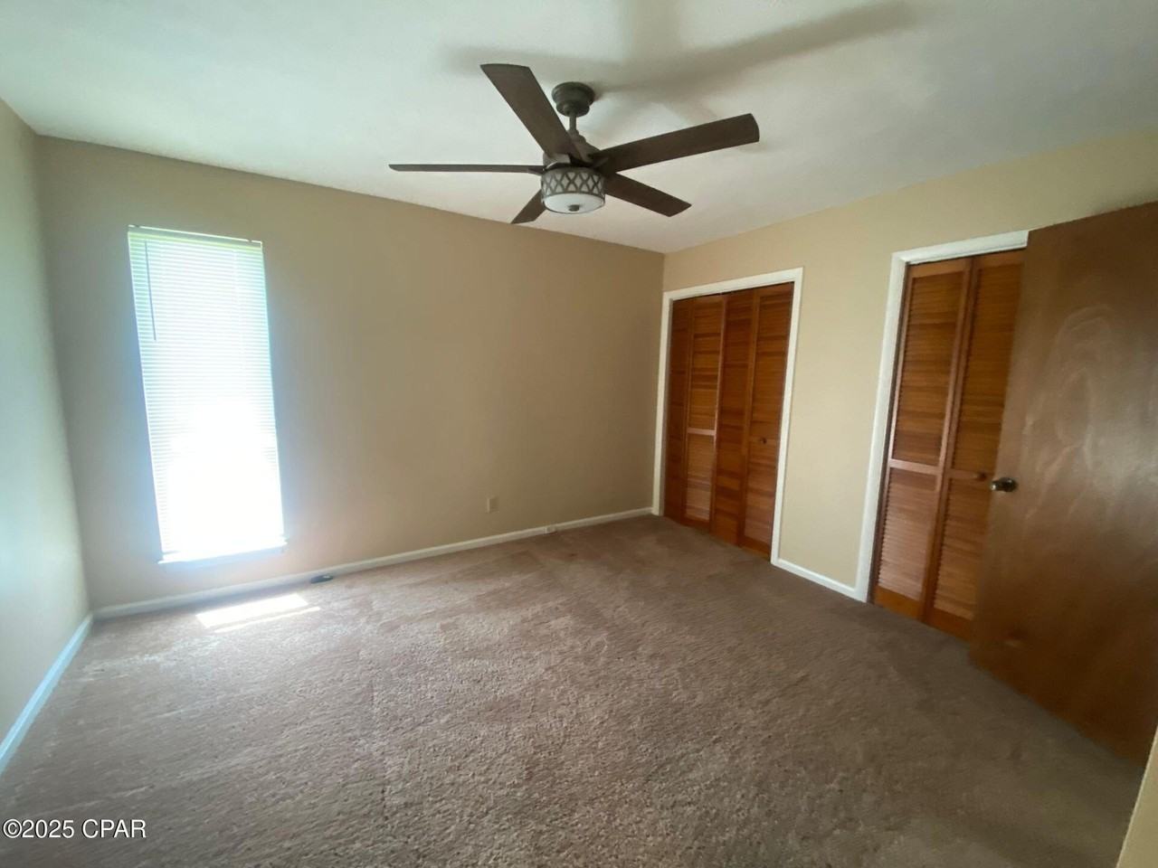 349 Mercedes Avenue - Photo 4 of 10