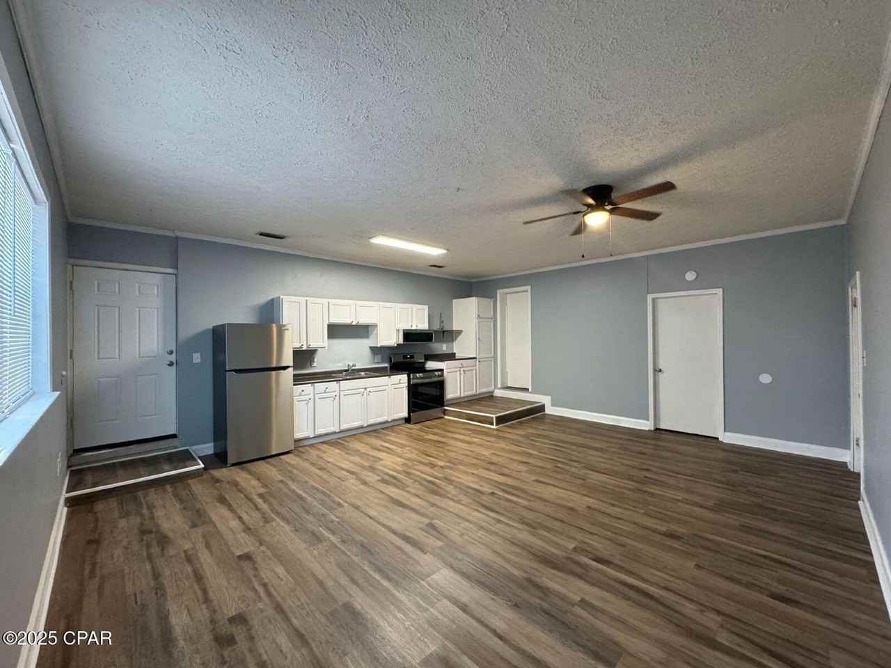 5117 Douglas St Apt B #B - Photo 2 of 7