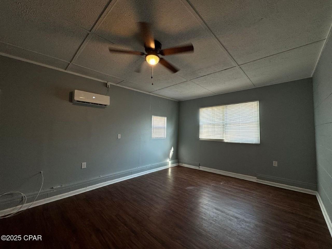 5117 Douglas St Apt B #B - Photo 3 of 7