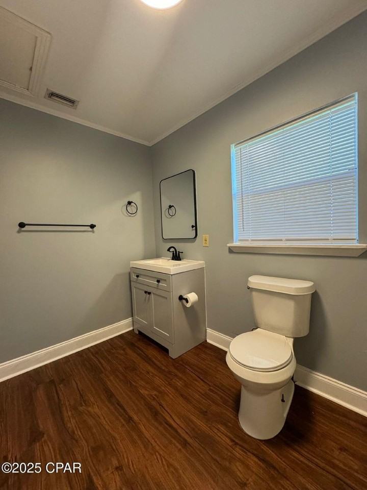 5117 Douglas St Apt B #B - Photo 5 of 7