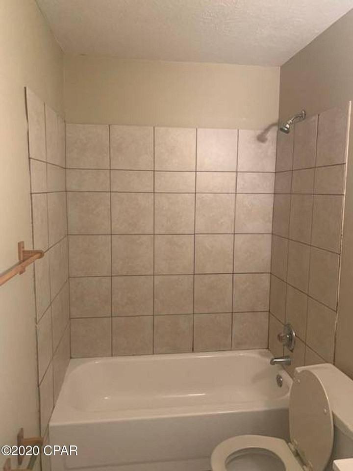 6101 Harvey St Apt 3 #3 - Photo 4 of 6