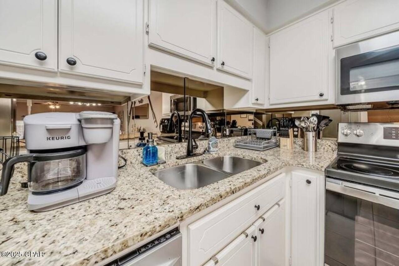 4123 Cobia Street - Photo 6 of 46