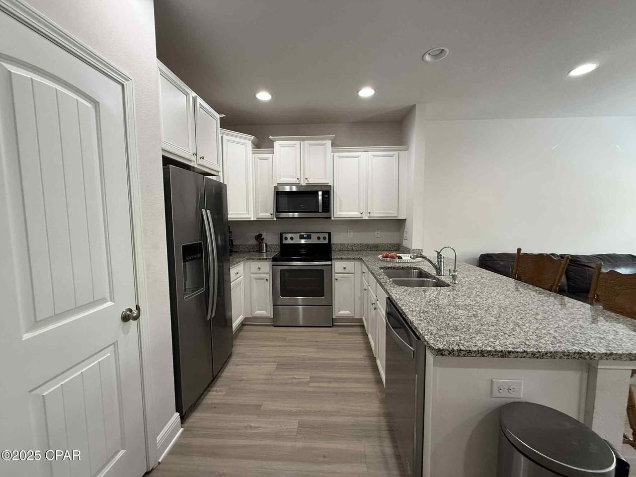 7578 Shadow Lake Dr - Photo 4 of 15