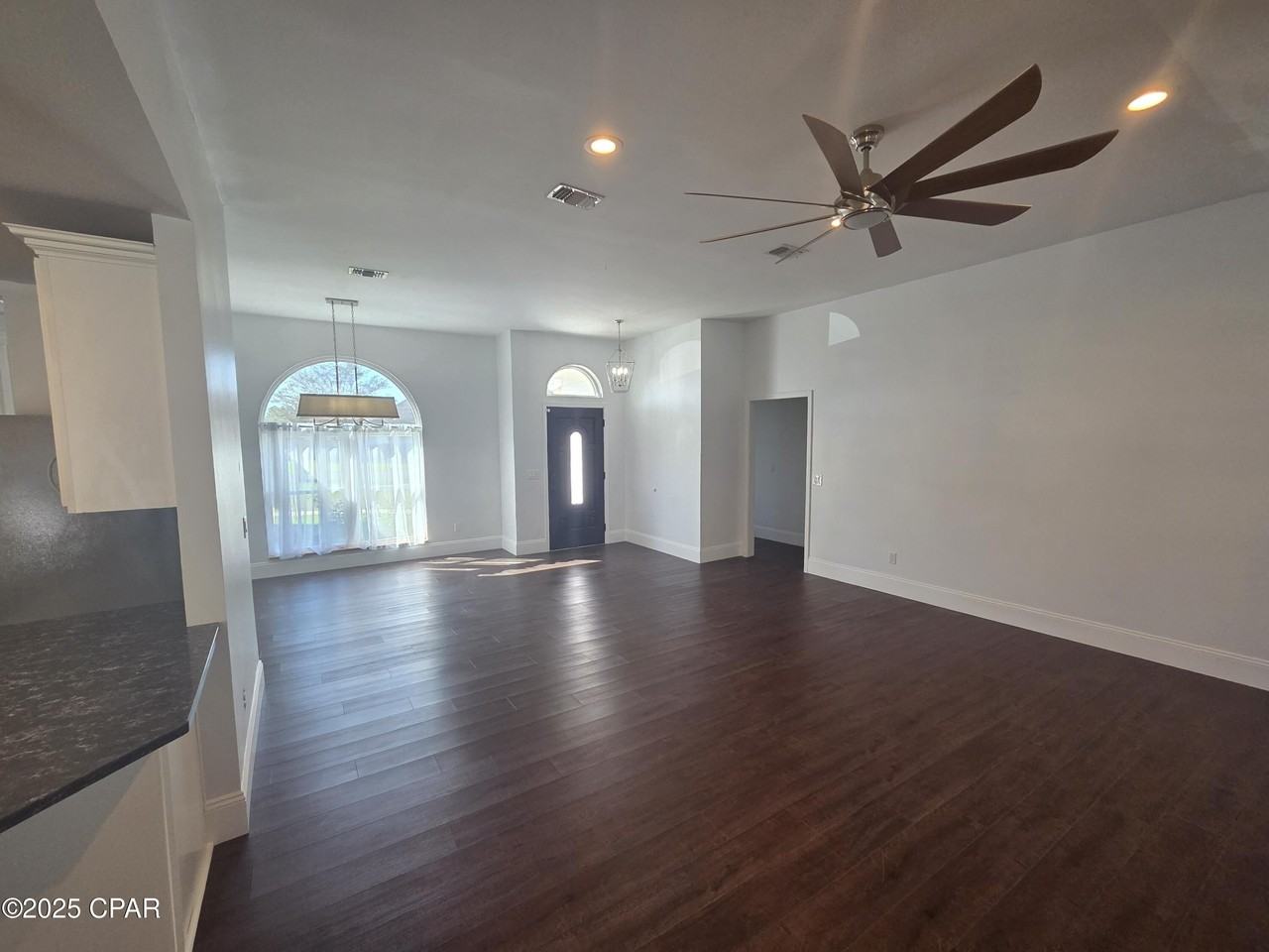 1303 Sutherland Ct - Photo 2 of 31