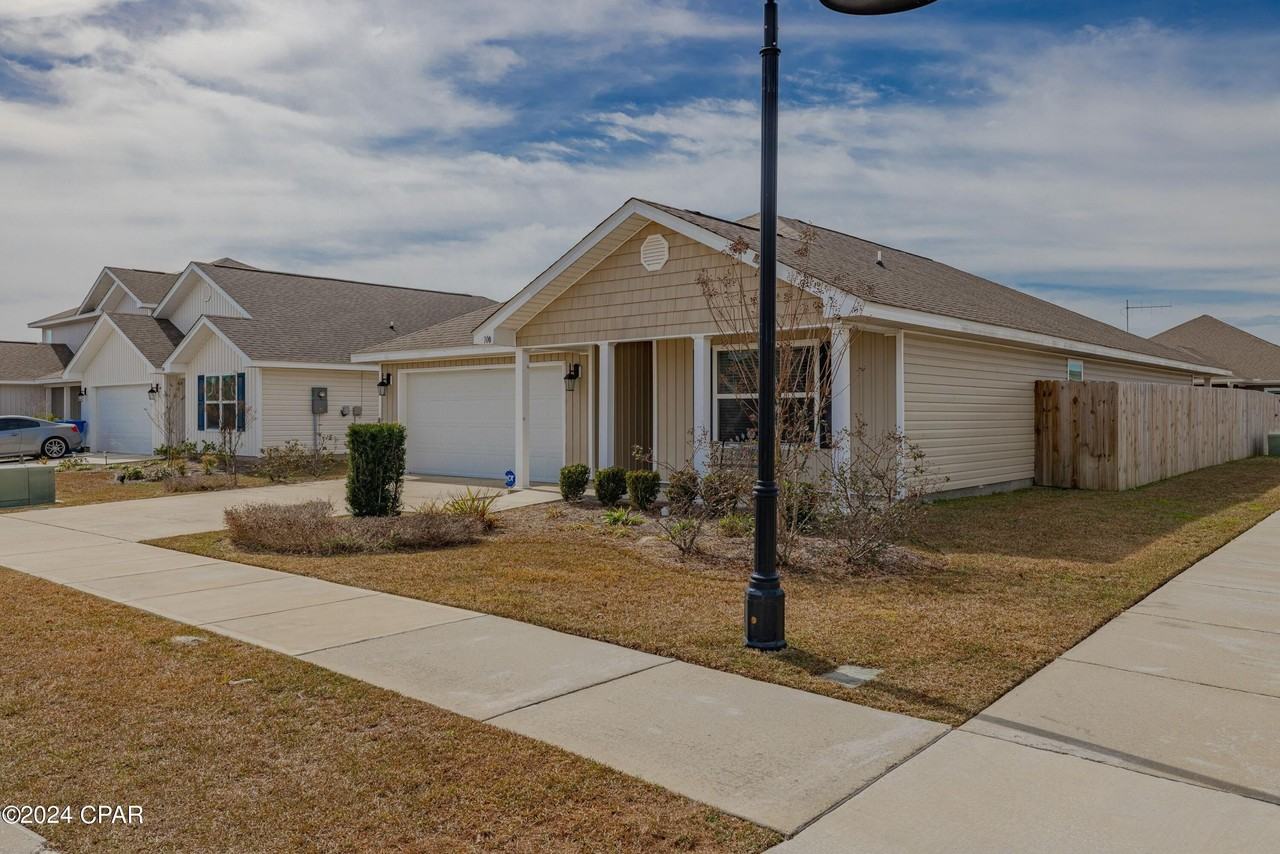 100 Red Bay Road - Photo 4 of 23